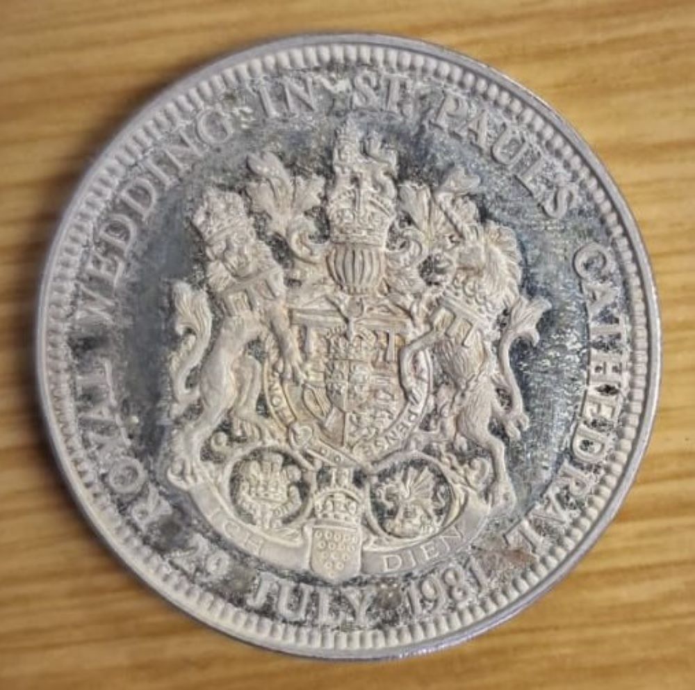 ONE OUNCE COMMEMORATIVE ROYAL WEDDING SILVER COIN